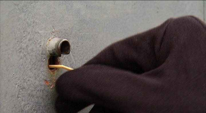 Uno stuzzicadenti in una serratura