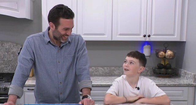 Jaxon Hinton e suo padre