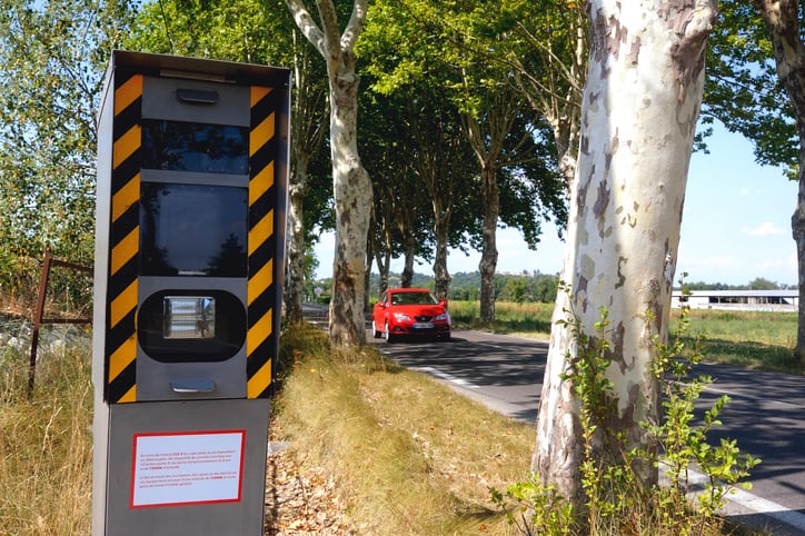 Un autovelox sulla strada