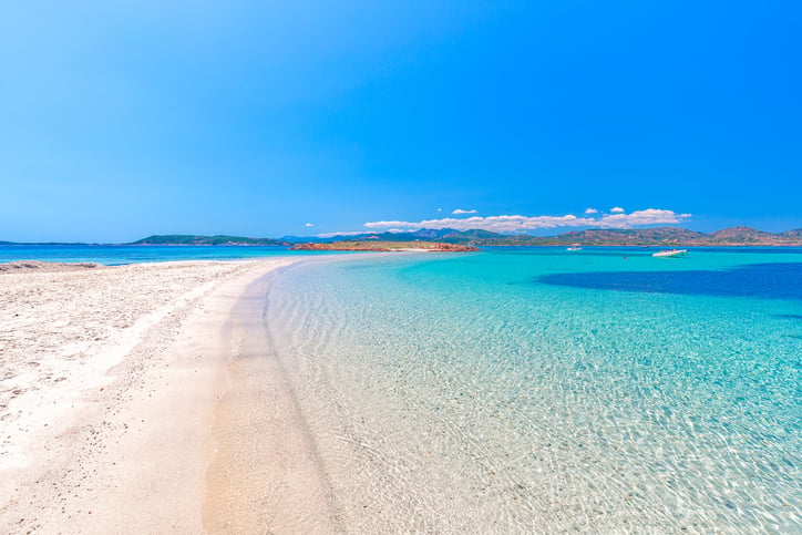 Una spiaggia sull'isola di Tavolara