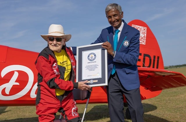 Harry Heasman e un rappresentante del Guinness World Records