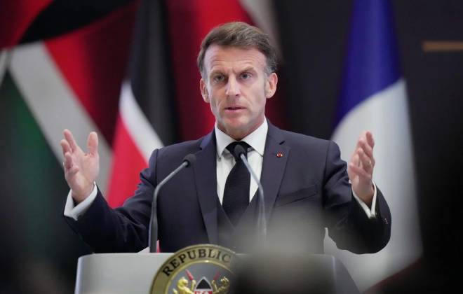 Emmanuel Macron durante un discorso in Kenya