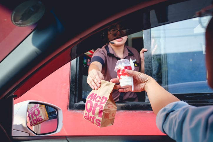Un ordine al drive-thru di McDonald's