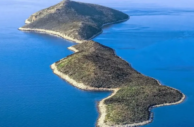 Isola Makri