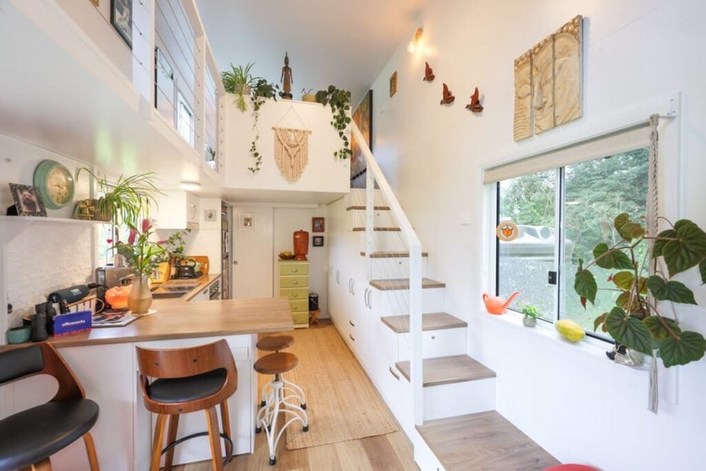 All'interno della piccola casa