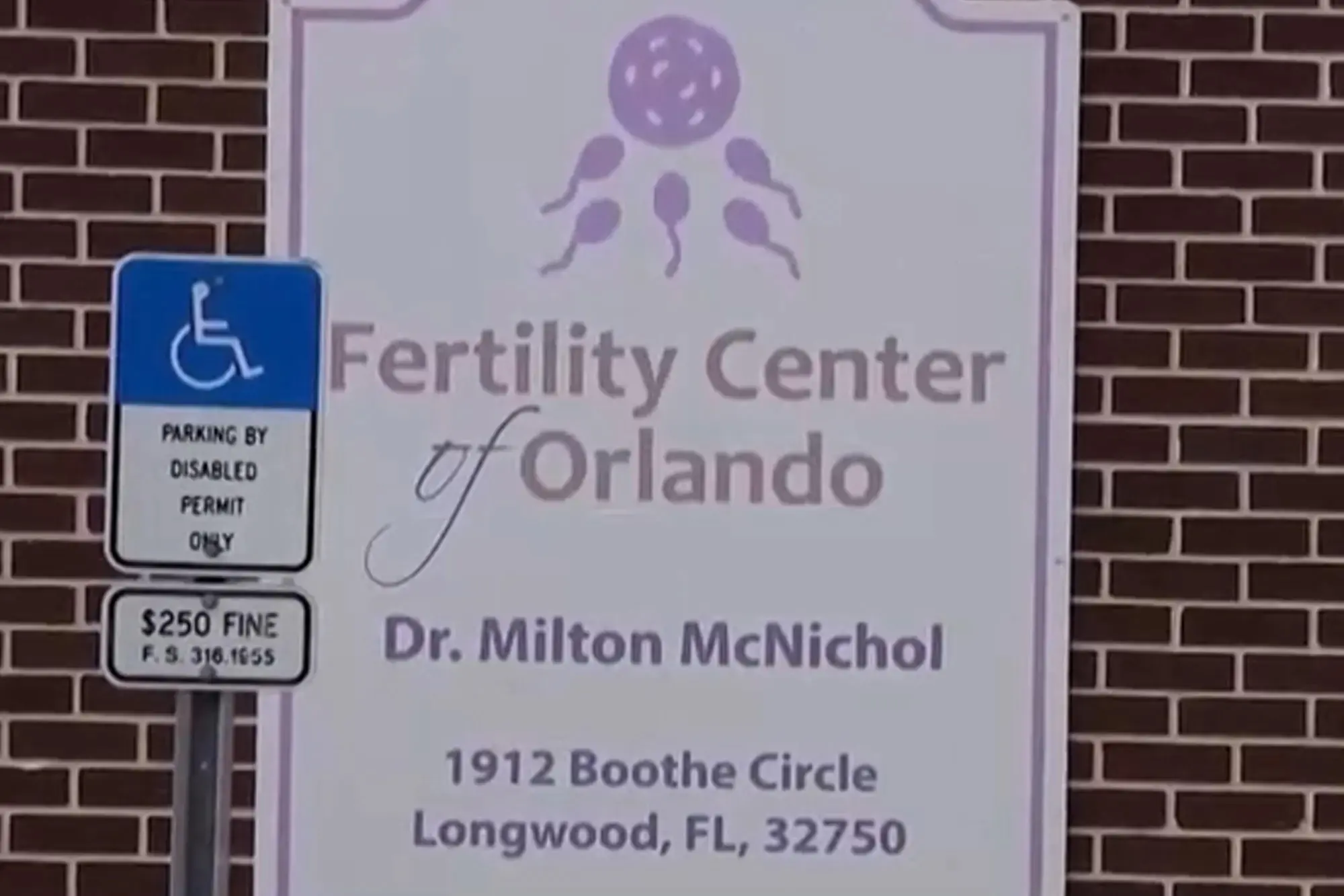 Facciata di un centro di fertilità a Orlando, in Florida