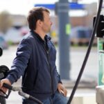 Fa il pieno e parte senza pagare, il distributore offre 40 euro a chi riesce ad identificarlo


