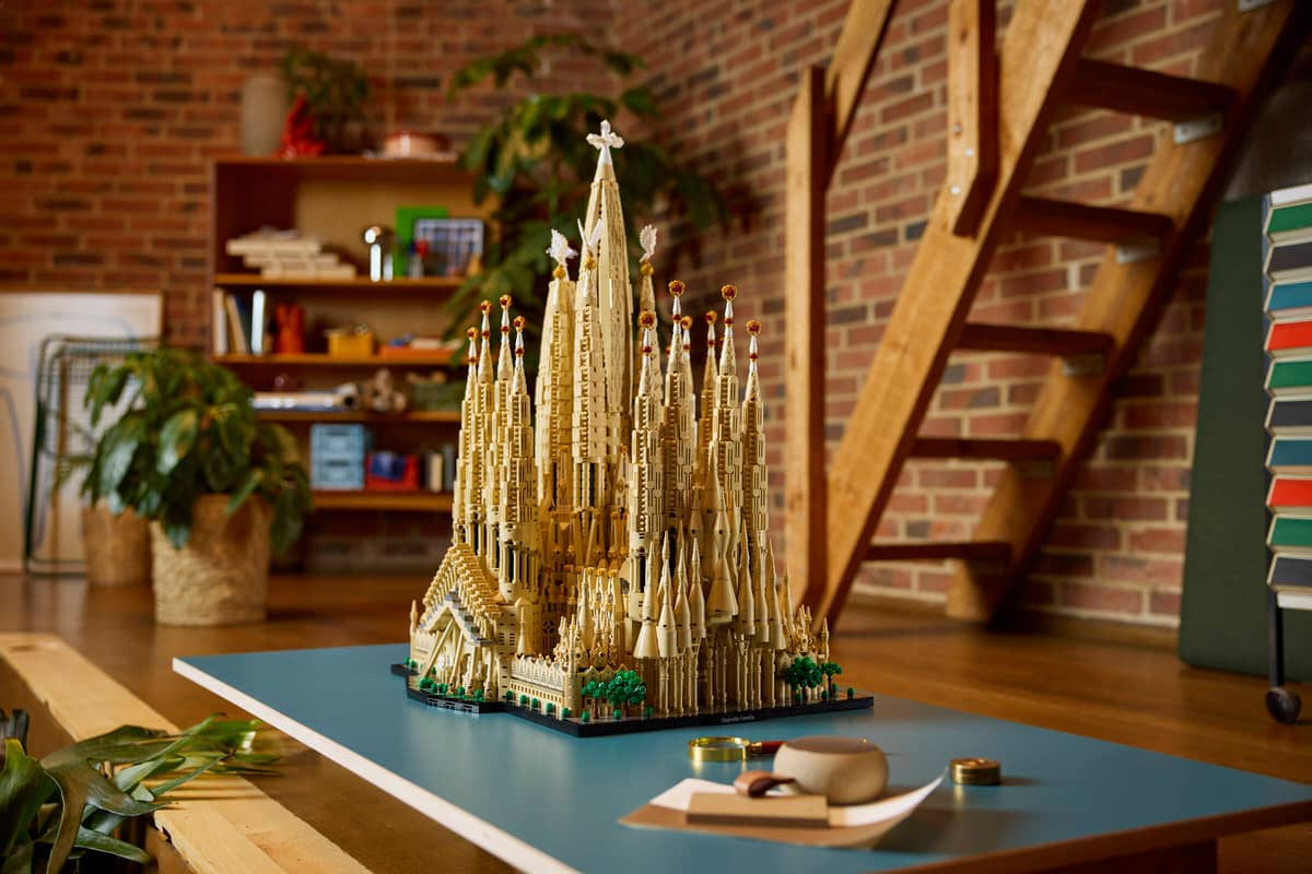 La Sagrada Familia in LEGO