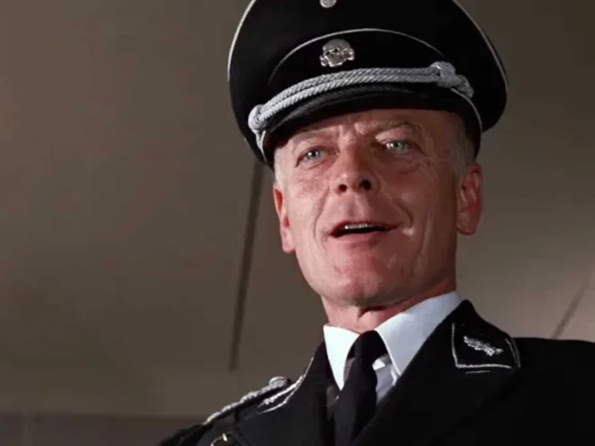 Michael Byrne dentro