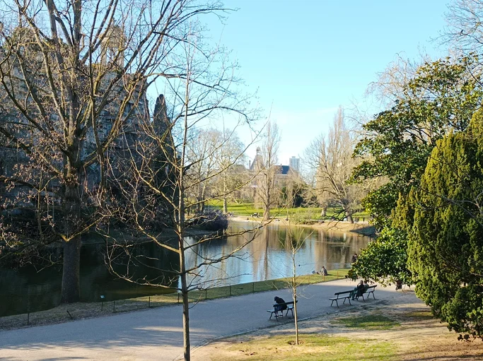 Il parco Buttes-Chaumont, nel 19° arrondissement di Parigi