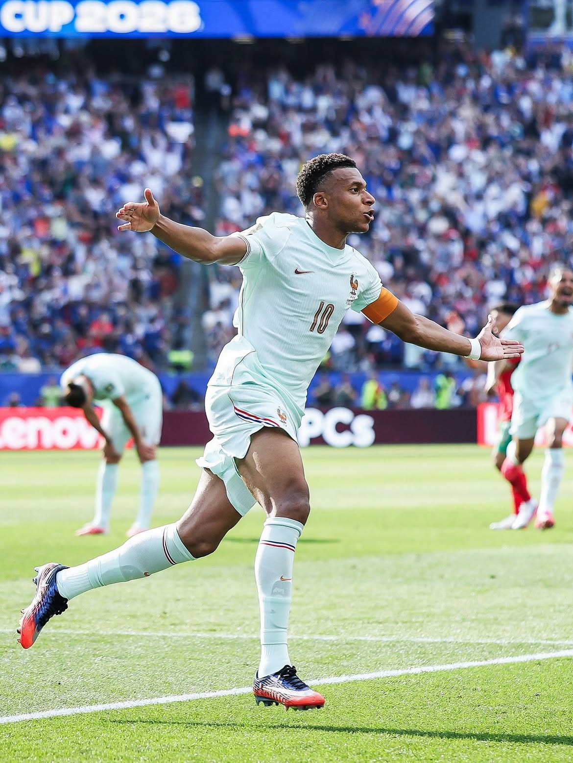 Il capitano della squadra francese Kylian Mbappé
