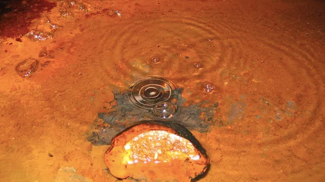 Acqua di 2 miliardi di anni
