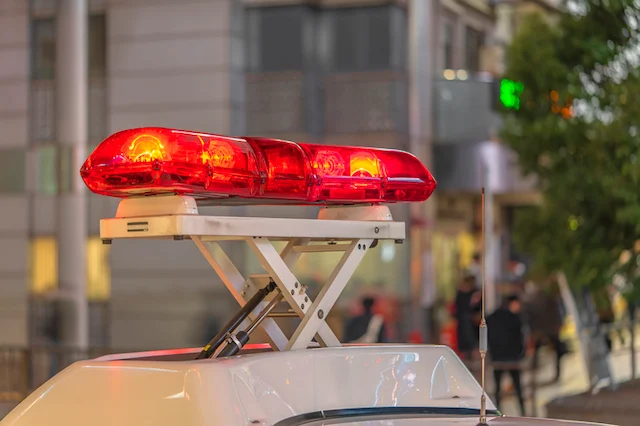 Luce lampeggiante per un'auto della polizia in Giappone