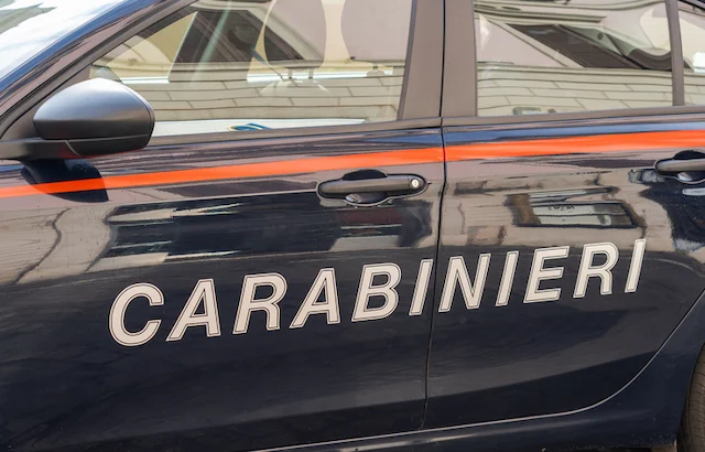 Auto della polizia italiana