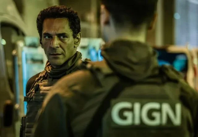 Tomer Sisley nella serie GIGN