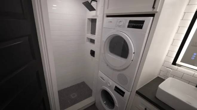 Bagno nella piccola casa del presidente Chay