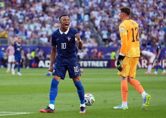 Kylian Mbappé durante la partita Francia-Paraguay