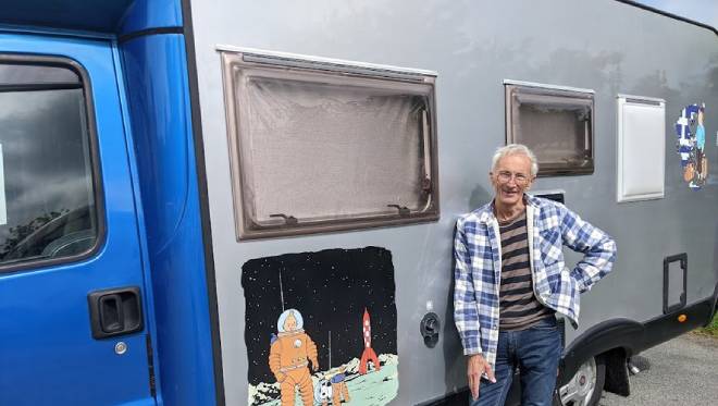 Alain Marty, pensionato che vive nel suo camper