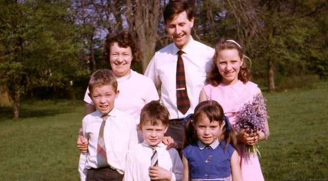 David Stevenson (il figlio più piccolo) e la sua famiglia adottiva