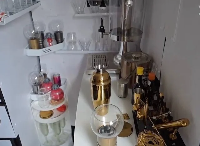 All'interno dell'astronave di Chester Walsh