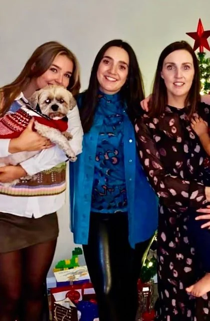 Ella Hendricken, Niamh Kinsella e Alma Kinsella