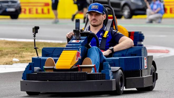 Max Verstappen su un kart