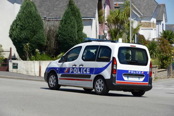 Una macchina della polizia