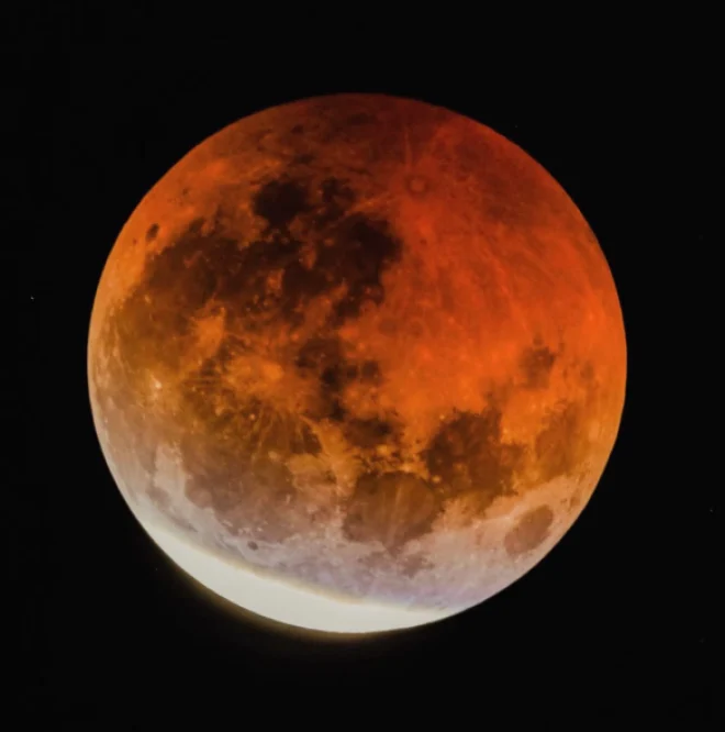 L'eclissi lunare