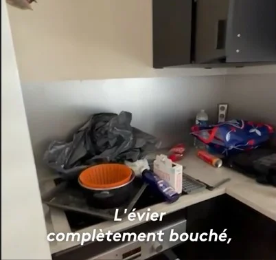 Cucina distrutta in un appartamento
