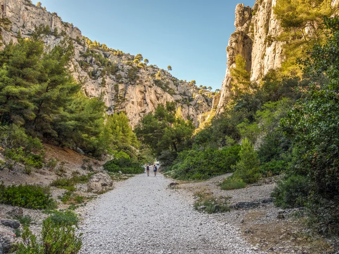 Il sentiero escursionistico nel parco delle Calanques de Marsiglia