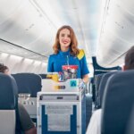 6 cose che gli assistenti di volo vorrebbero che tu sapessi prima di salire sull'aereo


