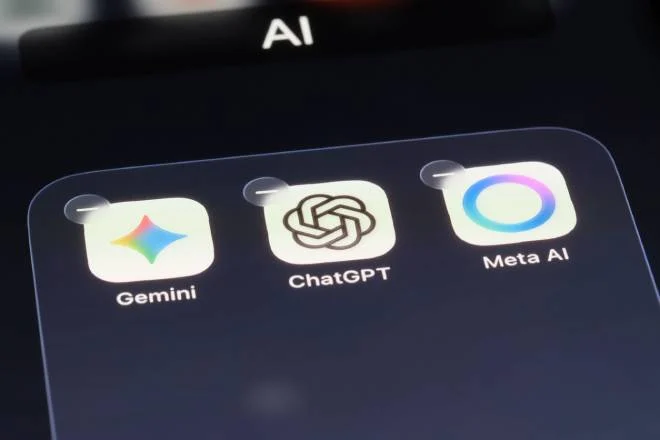 Icone delle applicazioni AI sullo smartphone