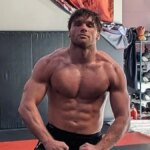 A 24 anni, questo combattente di MMA affronterà a mani nude uno scimpanzé per 500mila dollari: gli esperti dicono che potrebbe morire


