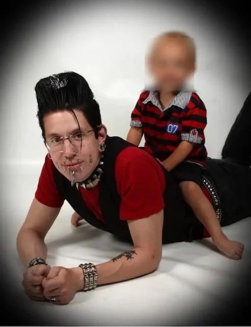 Remy Schofield e suo figlio