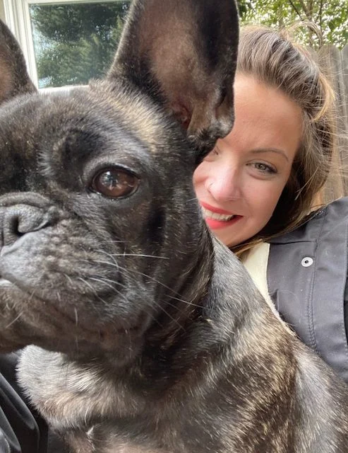 Mallory Wilson con il suo cane Cassie