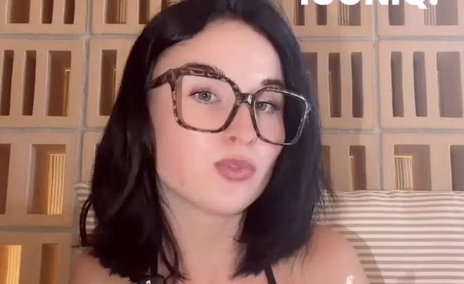 Océane ha soprannominato la ragazza dal bikini rosso
