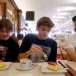 Licenziato da Meta dopo otto mesi, diventa guida gastronomica a New York: 215mila dollari di stipendio in cambio di 145mila dollari di fatturato


