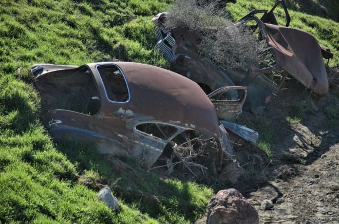 Incidenti d'auto lungo le rive